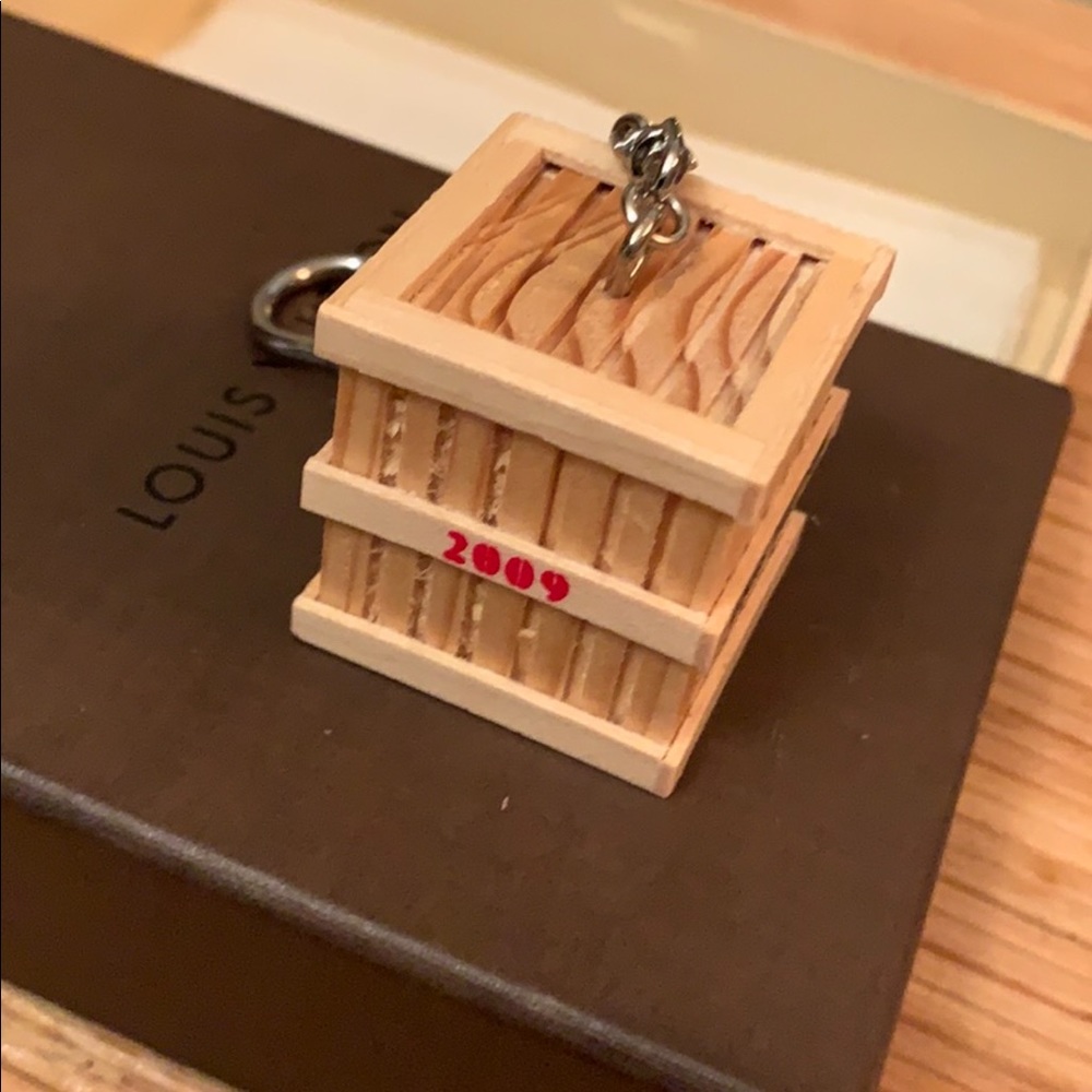 💯% Authentic Louis Vuitton Keychain “RARE” - Picture 3 of 5